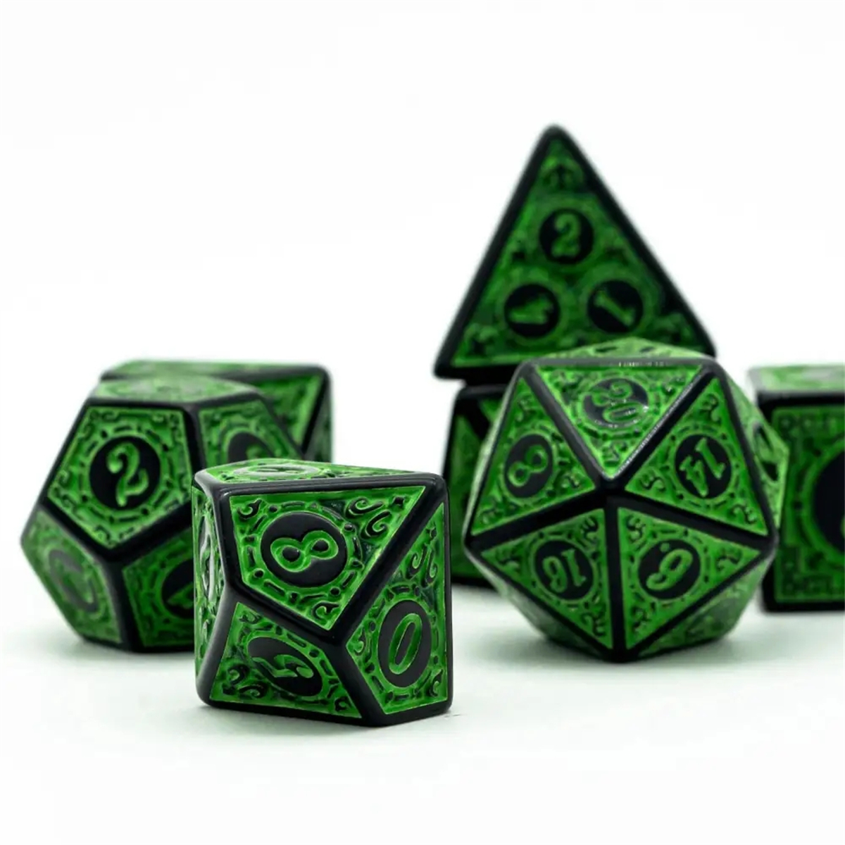 High Quality Plastic DND Dice  - Retro Gaming Fonts のレビューと価格